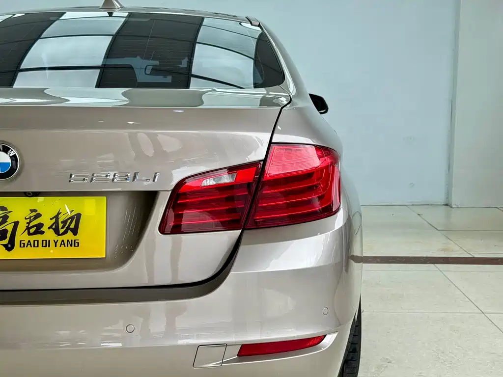 BMW 5 Series 2014 528Li Leading Edition