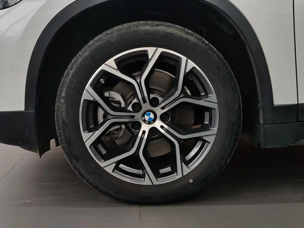 BMW X1 2022 sDrive25Li Leading Edition