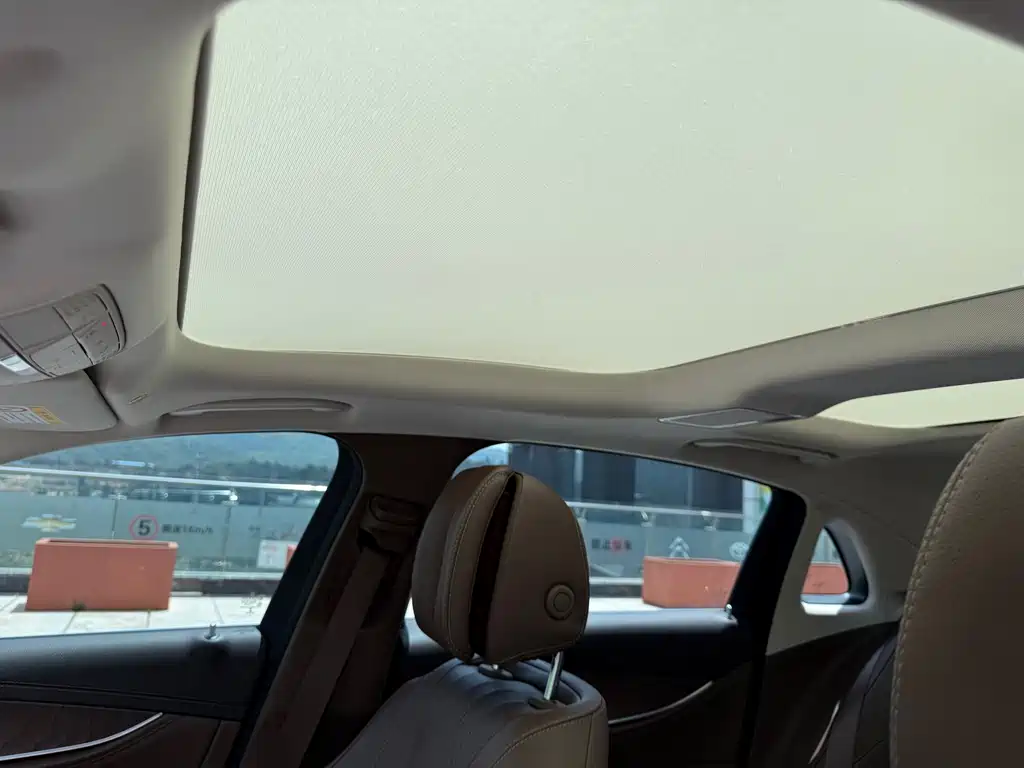 Mercedes-Benz E-Class 2023 E 300 L Fashion Edition
