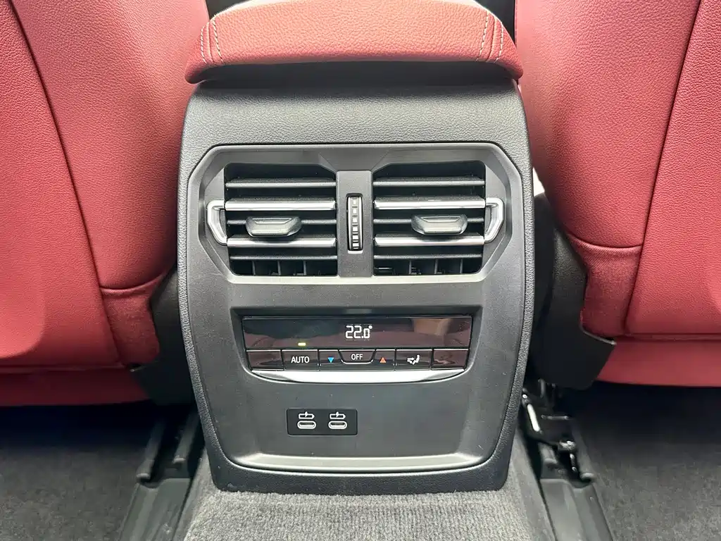BMW i3 2024 model eDrive 35 L