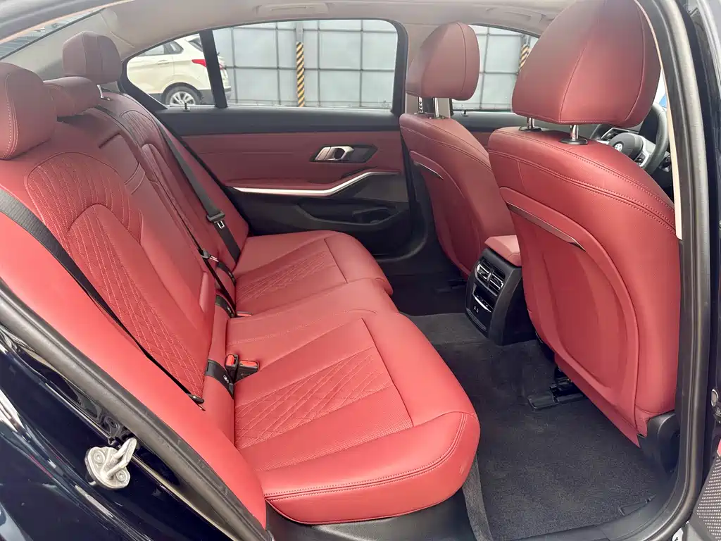 BMW i3 2024 model eDrive 35 L
