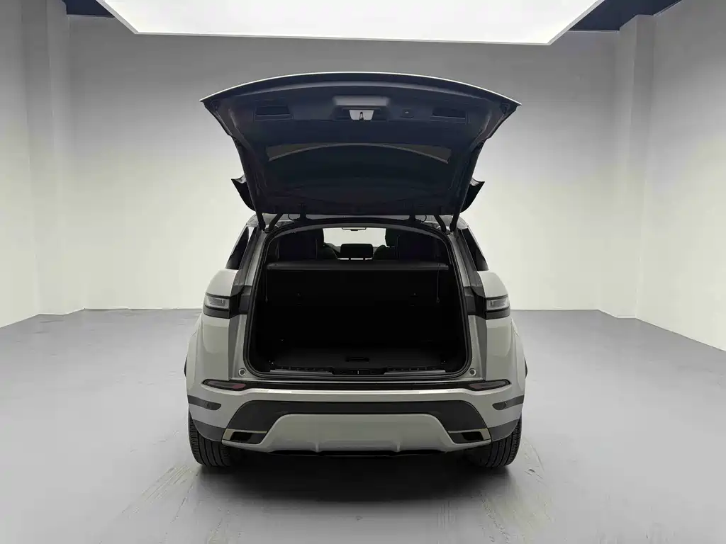 Range Rover Vogue 2023 249PS Collins Bronze Special Edition