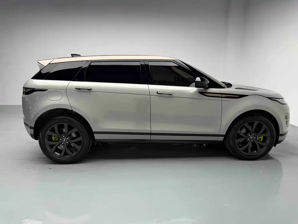 Range Rover Vogue 2023 249PS Collins Bronze Special Edition