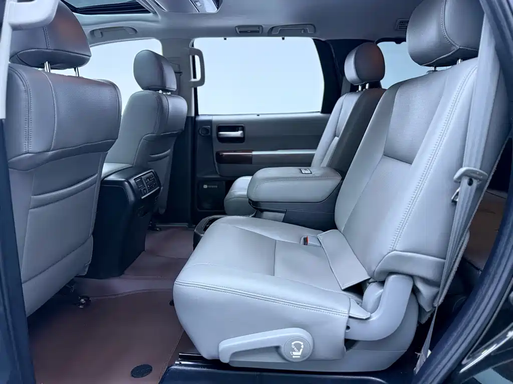 Tundra 2010 5.7 Platinum Edition