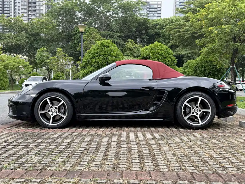 Porsche 718 Boxster 2.0T 2018 Model