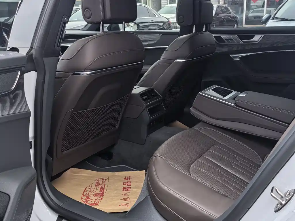 Audi A7L 2022 55 TFSI quattro S-line Jing Yuan Edition Yueshie Package