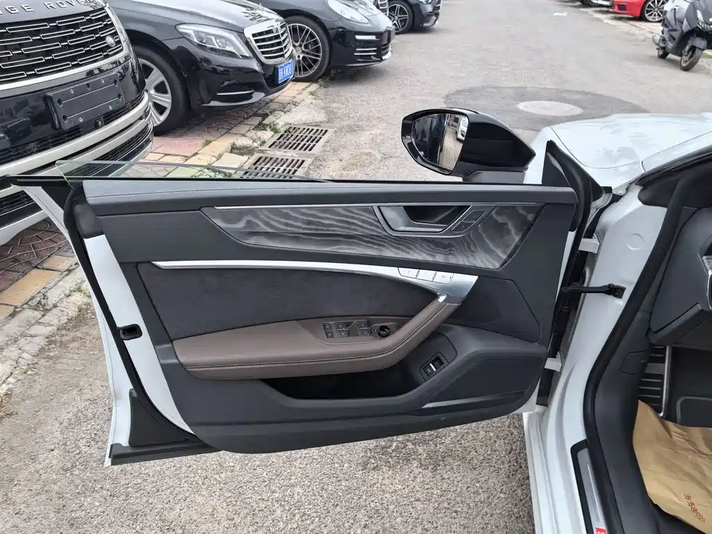 Audi A7L 2022 55 TFSI quattro S-line Jing Yuan Edition Yueshie Package