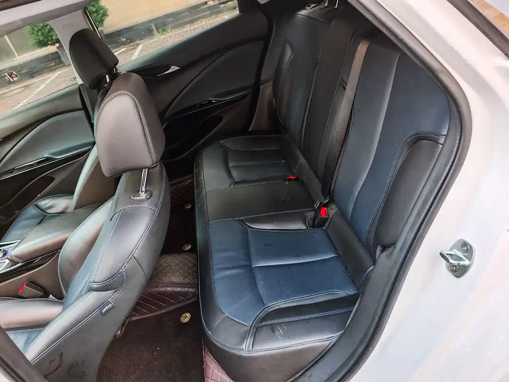 Volkswagen ID.6 2022 Plug-in Hybrid Connected Sharing Edition