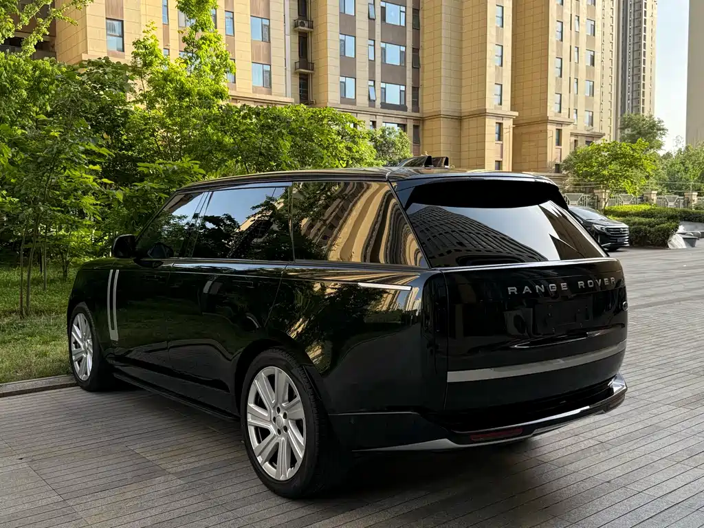 Range Rover 2024 3.0 L6 400PS Creation Extended Edition
