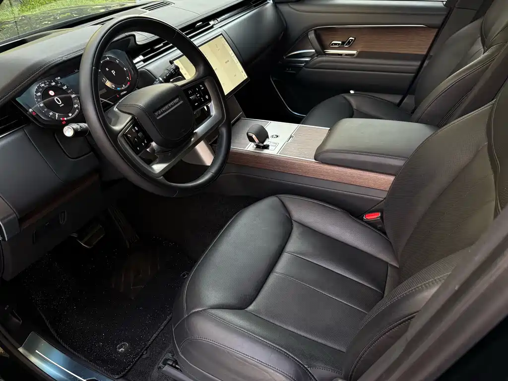 Range Rover 2024 3.0 L6 400PS Creation Extended Edition