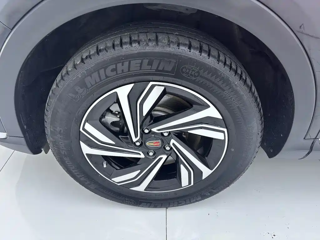 Hongqi HS5 2022 Model Facelift 2.0T Zhilian Qixiang Edition