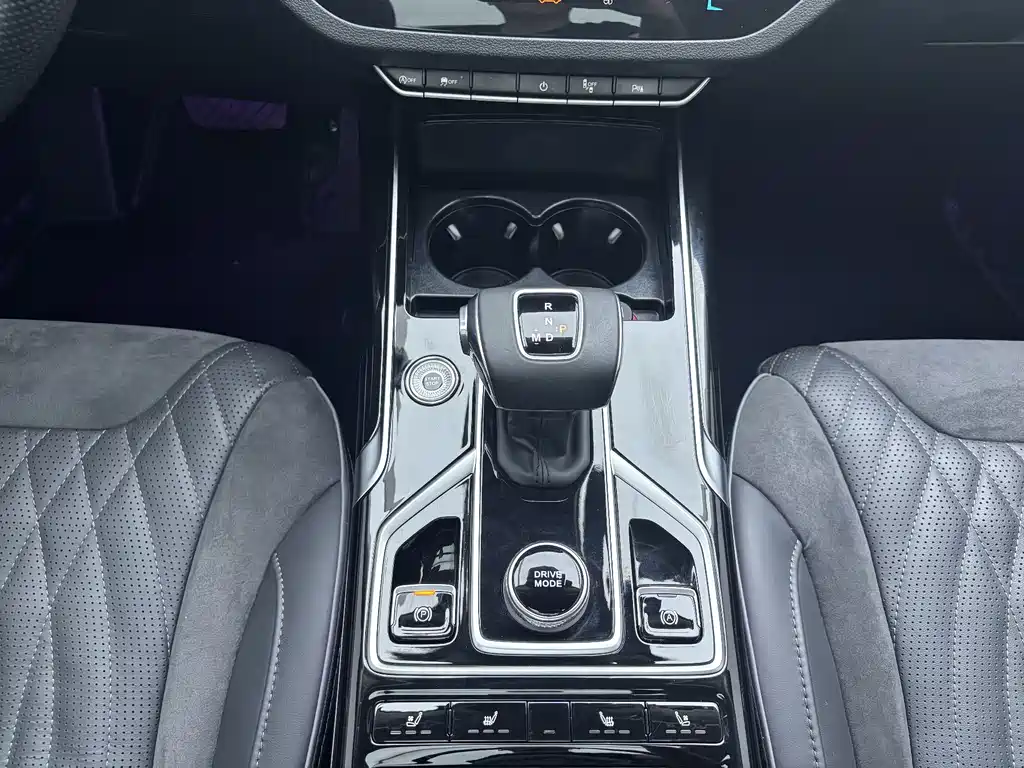 Hongqi HS5 2022 Model Facelift 2.0T Zhilian Qixiang Edition