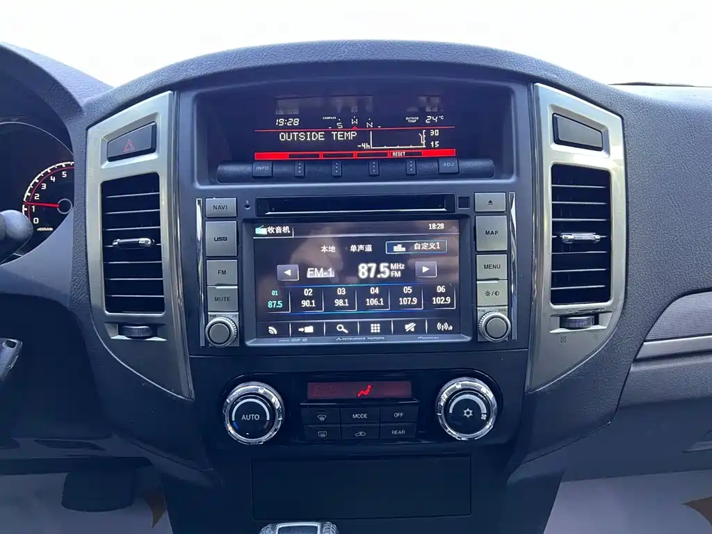 Pajero Import 2015 3.0L Automatic Elite Super Version National V