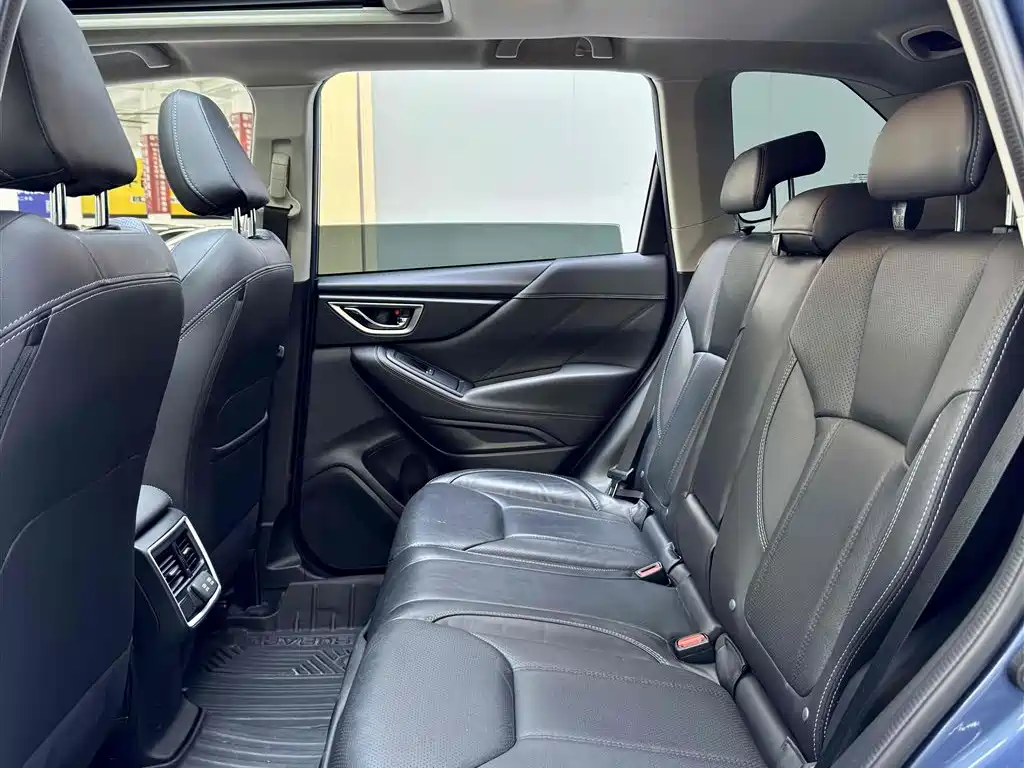Forester 2021 2.0i Luxury Edition