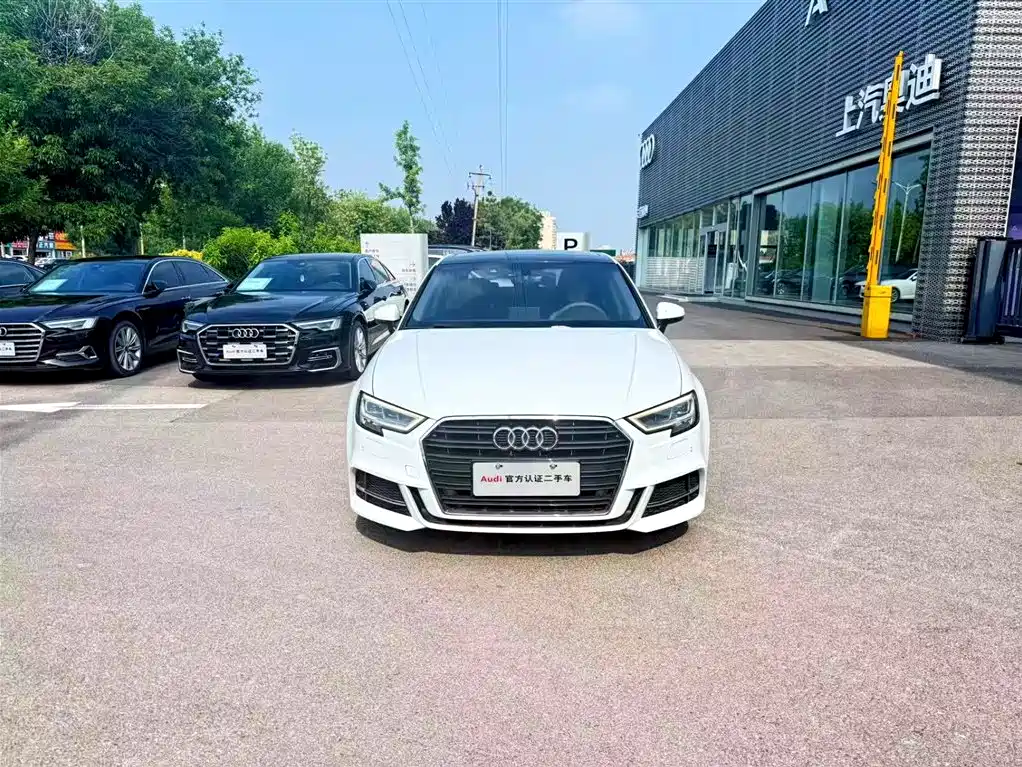 Audi A3 2019 Limousine 35 TFSI Fashion Edition National V