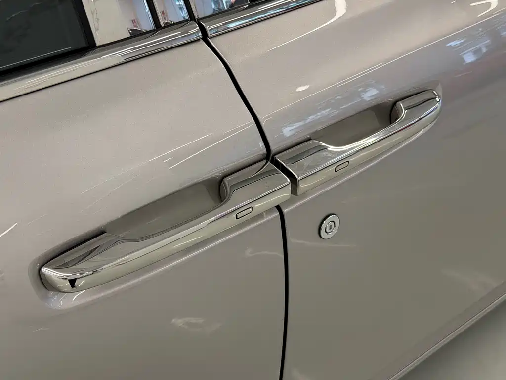 Phantom 2018 6.7T Long Wheelbase Edition