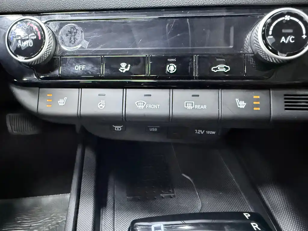 Elantra 2023 1.5L CVT LUX Prestige Edition