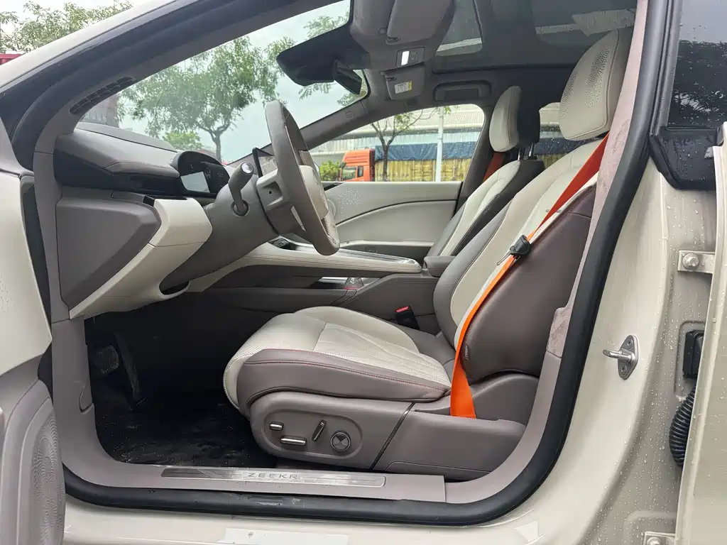 Jizhe 007 GT 2025 Edition Four-wheel Drive Intelligent Driving Version 75kWh