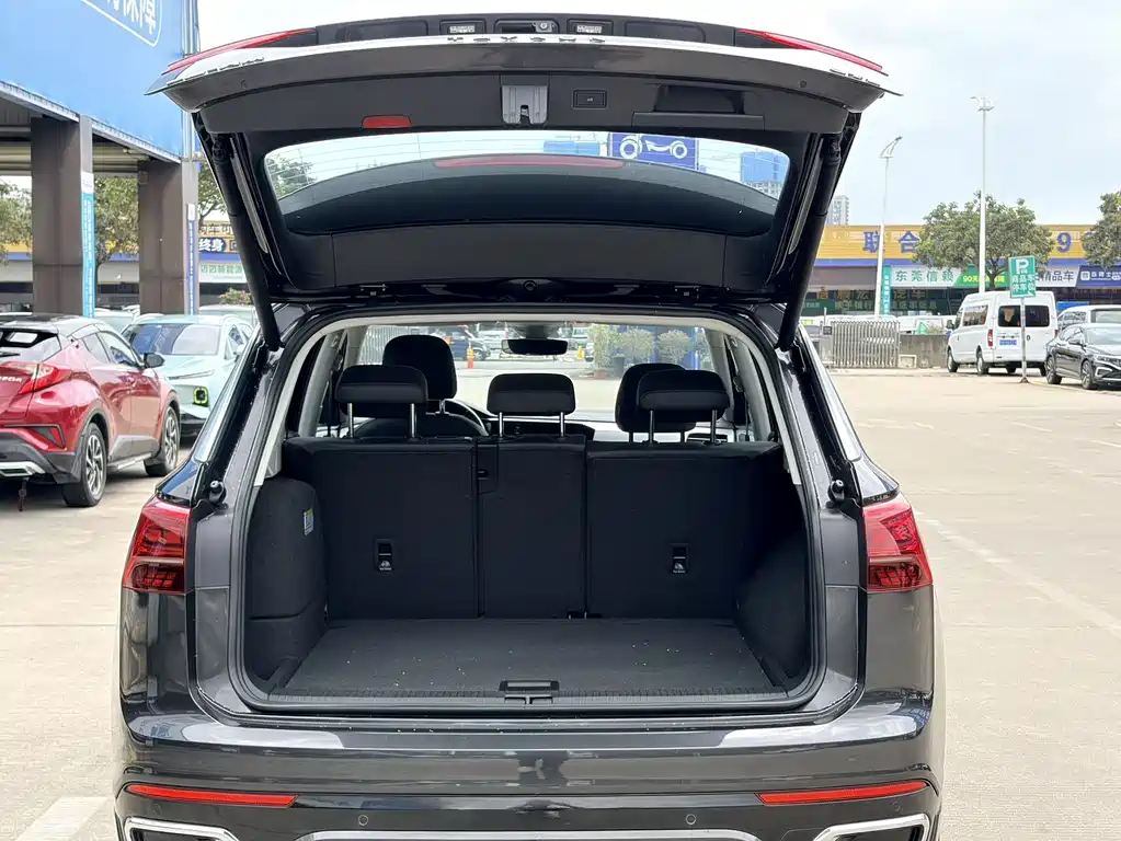 Tayron PHEV 2020 Edition 1.4T Prestige Model