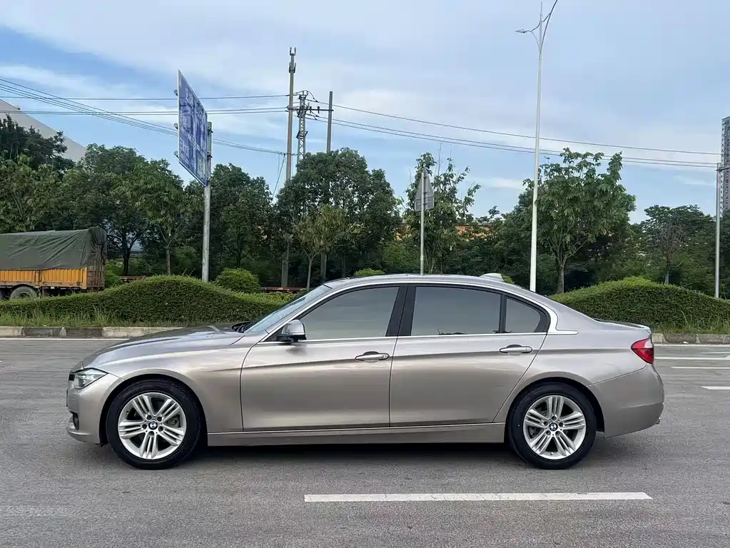 BMW 3 Series 2018 318Li