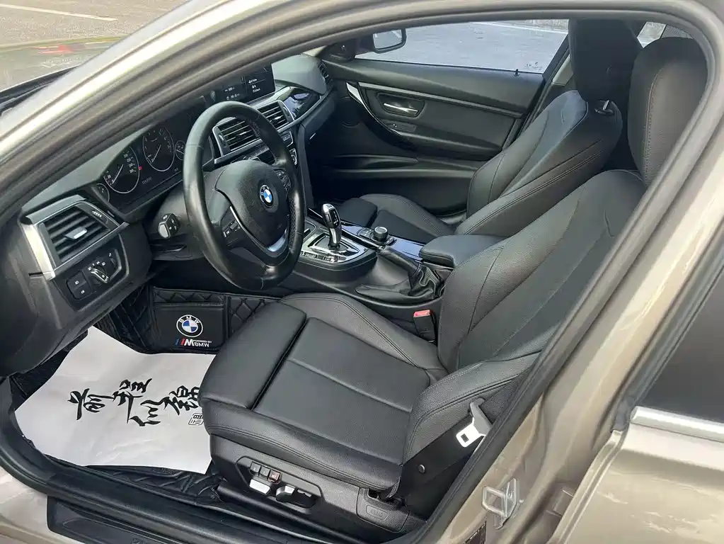 BMW 3 Series 2018 318Li