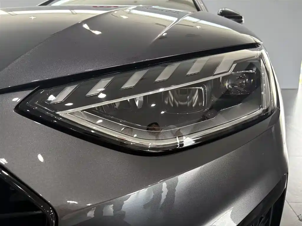 Audi A4L 2024 40 TFSI Luxury Dynamic Edition