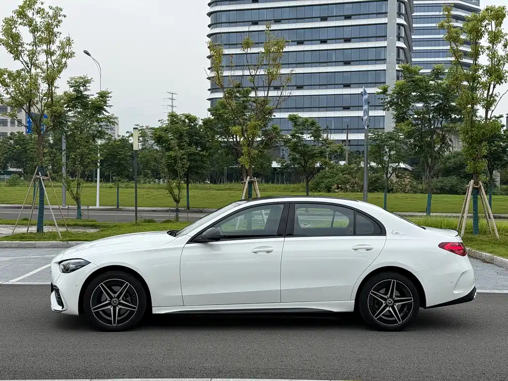 Mercedes-Benz C 2025 C 260 L Night Motion Edition