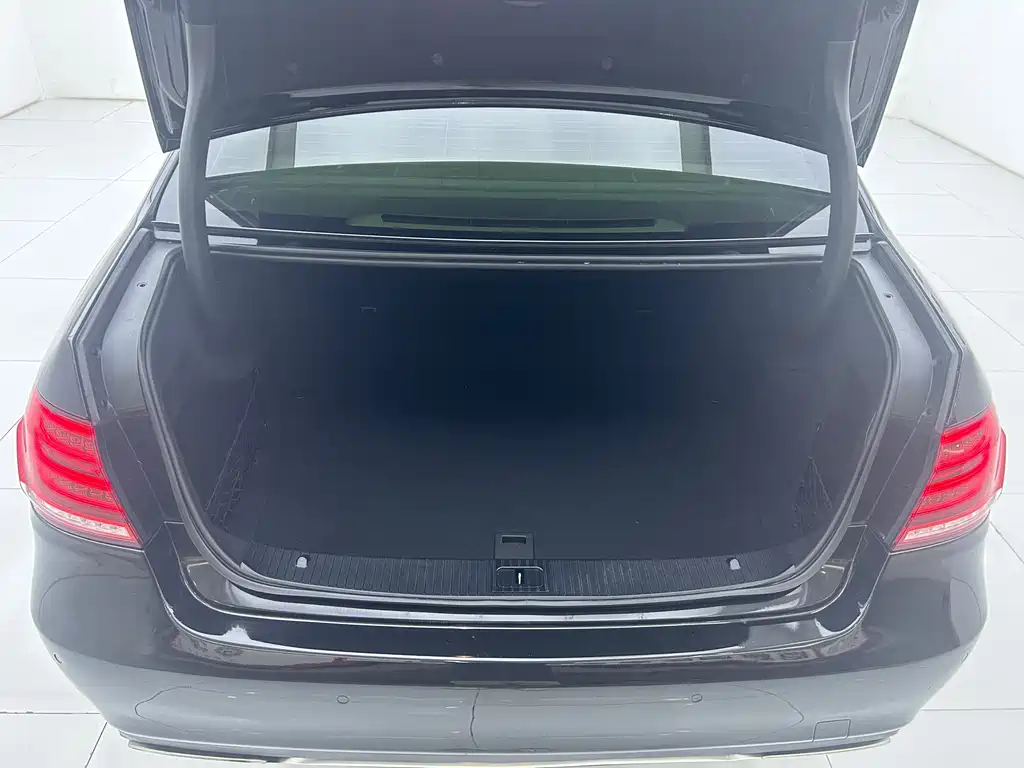 Mercedes-Benz E-Class 2014 E 260 L Luxury Edition