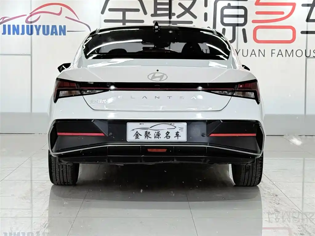 Elantra 2023 1.5L CVT LUX Prestige Edition