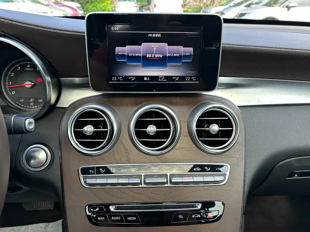 Mercedes-Benz GLC 2017 GLC 300 4MATIC Dynamic Edition