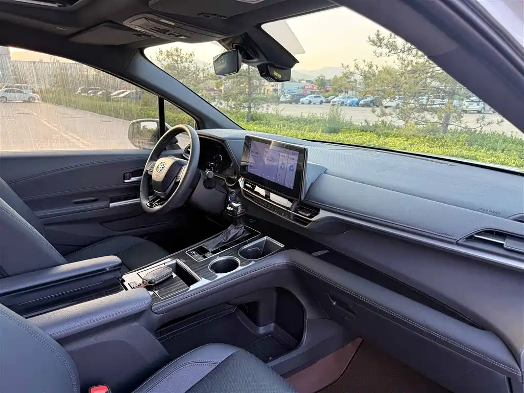 Sienna 2023 2.5L Hybrid Prestige Edition