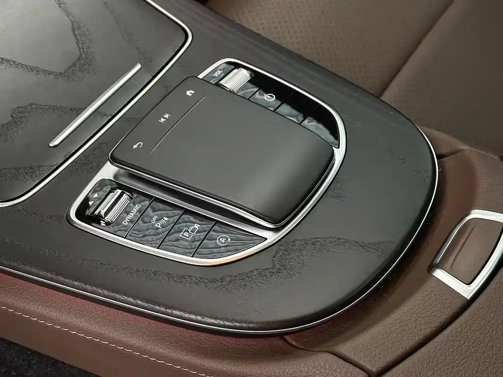 Mercedes-Benz E-Class 2022 Facelift 3 E 300 L Sporty and Stylish Edition