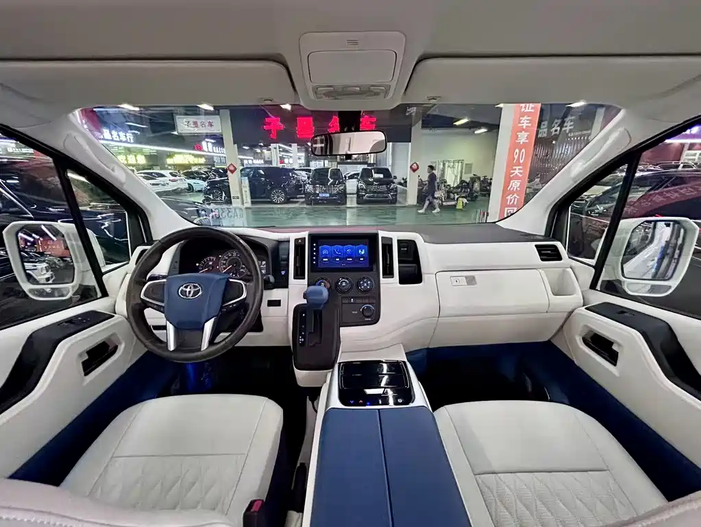 HIACE 2021 3.5L Automatic