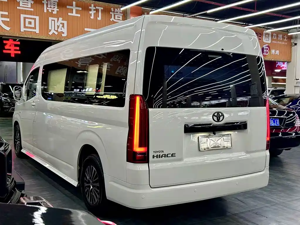 HIACE 2021 3.5L Automatic