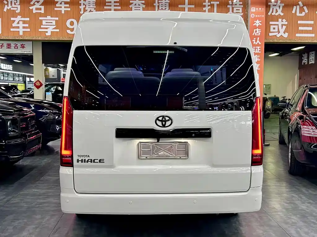 HIACE 2021 3.5L Automatic