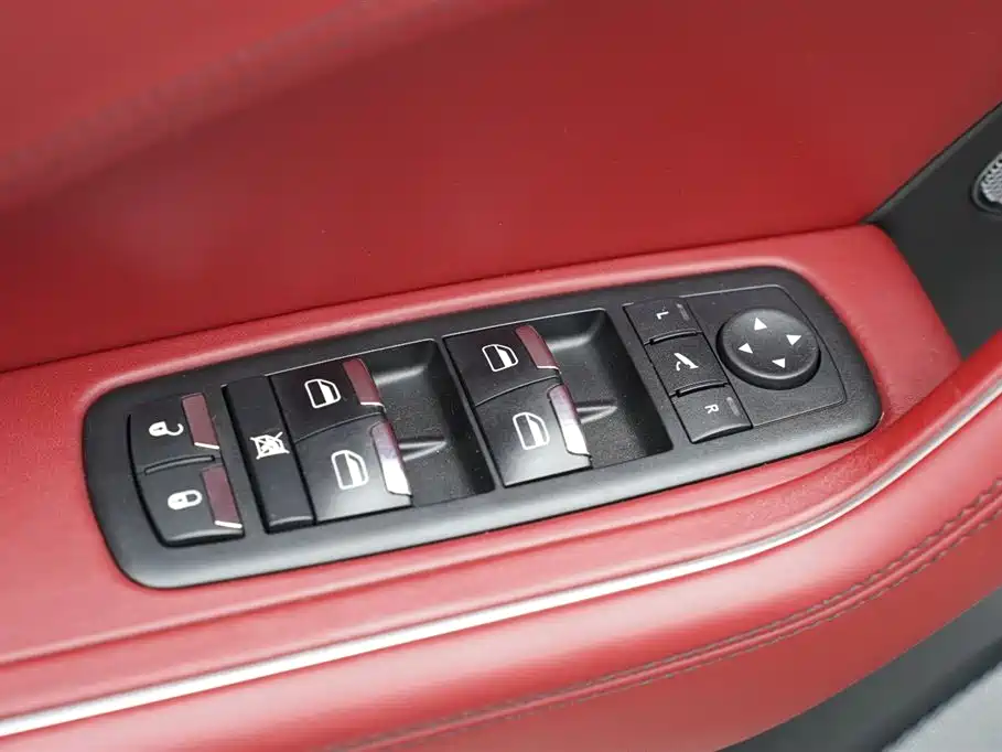 Levante 2018 3.0T Standard Edition