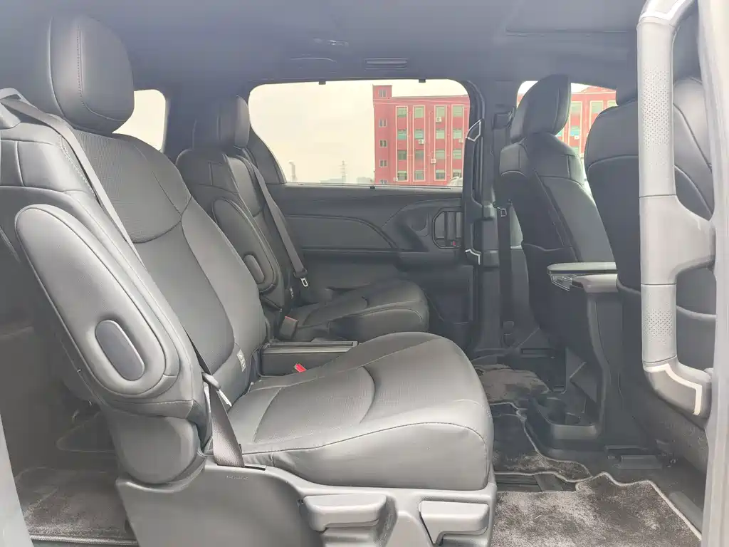 Sienna 2026 2.5L Hybrid 4WD Luxury Edition