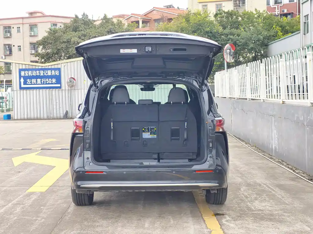 Sienna 2026 2.5L Hybrid 4WD Luxury Edition