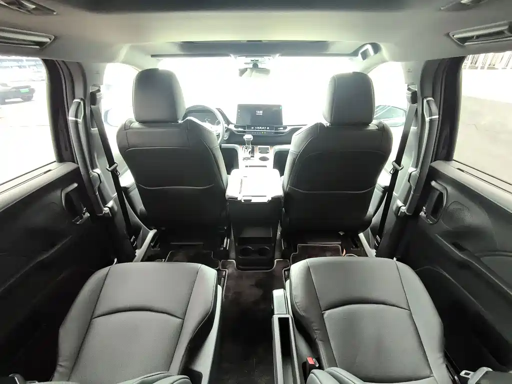 Sienna 2026 2.5L Hybrid 4WD Luxury Edition