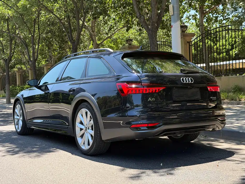Audi A6 Import 2022 allroad quattro Explorer 55 TFSI Premium Off-road Edition