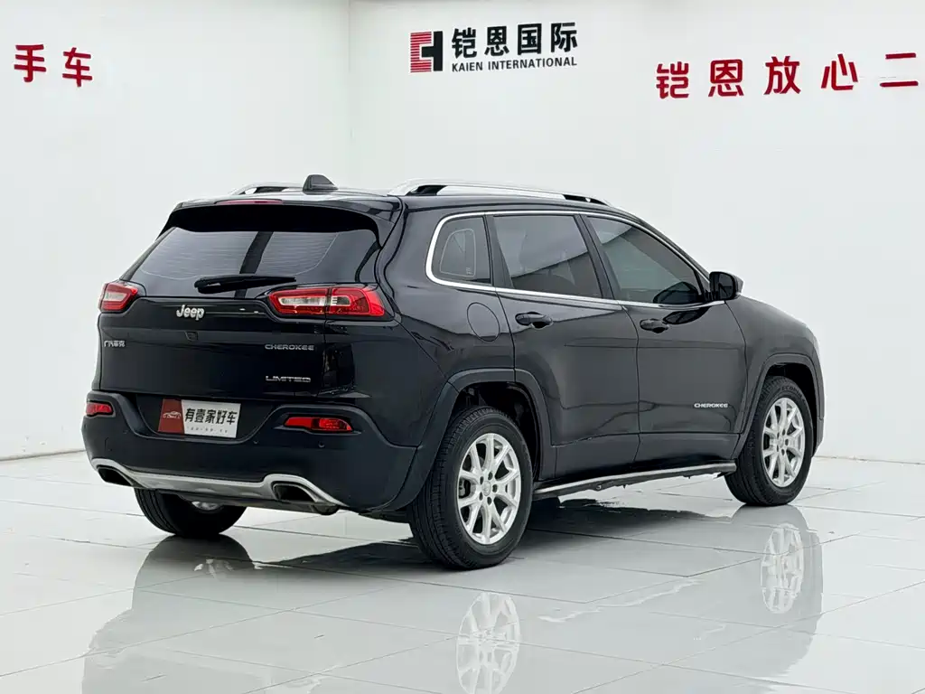 Freedom Light 2017 2.4L Leading Edition