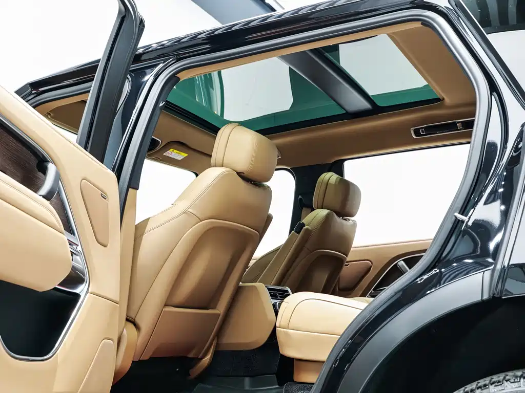 Range Rover 2025 Edition 3.0 L6 400PS Grand Extended Version