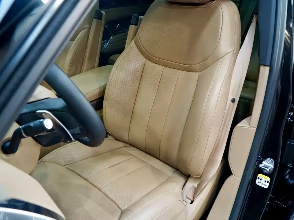 Range Rover 2023 3.0 L6 400PS Grandland Seven-Seat Extended Edition