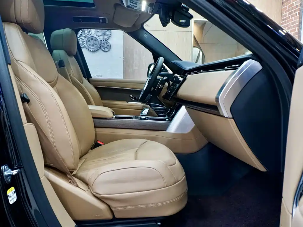 Range Rover 2023 3.0 L6 400PS Grandland Seven-Seat Extended Edition