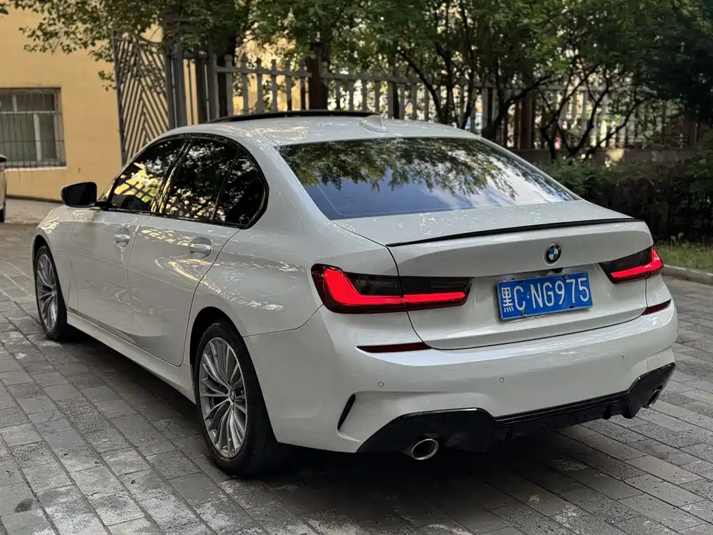 BMW 3 Series 2022 320i Sport Line