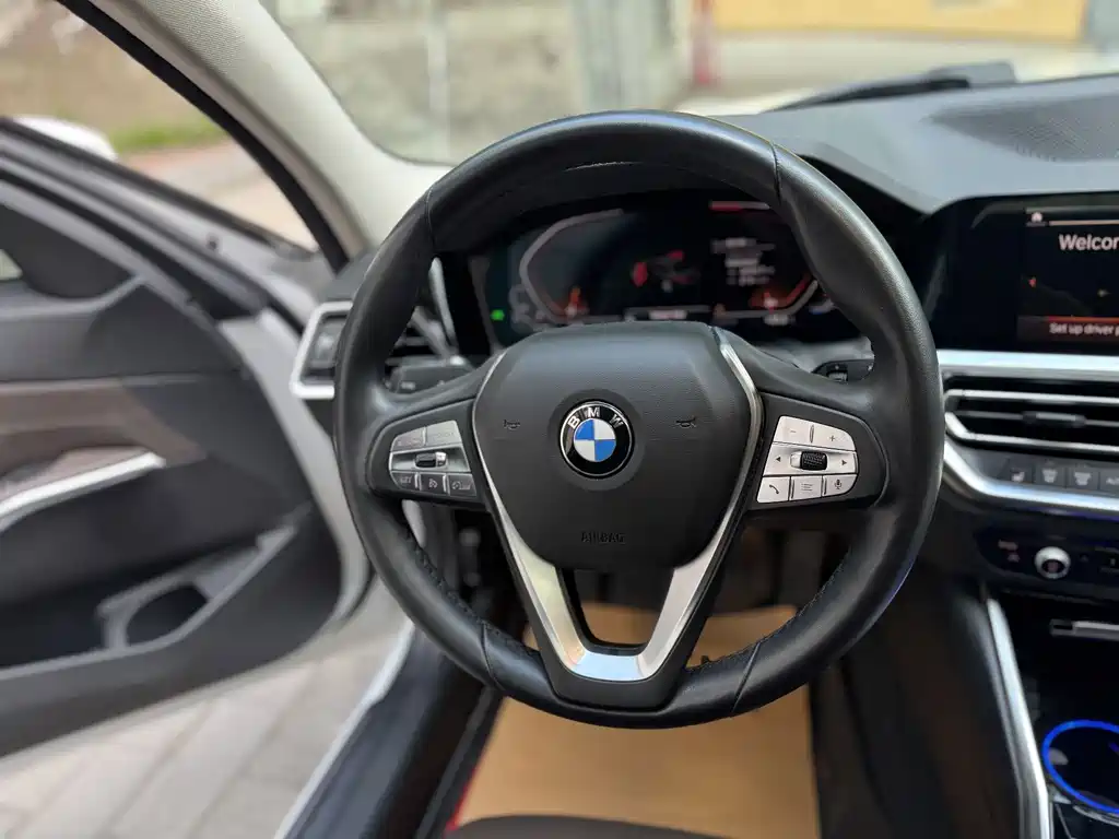 BMW 3 Series 2022 320i Sport Line