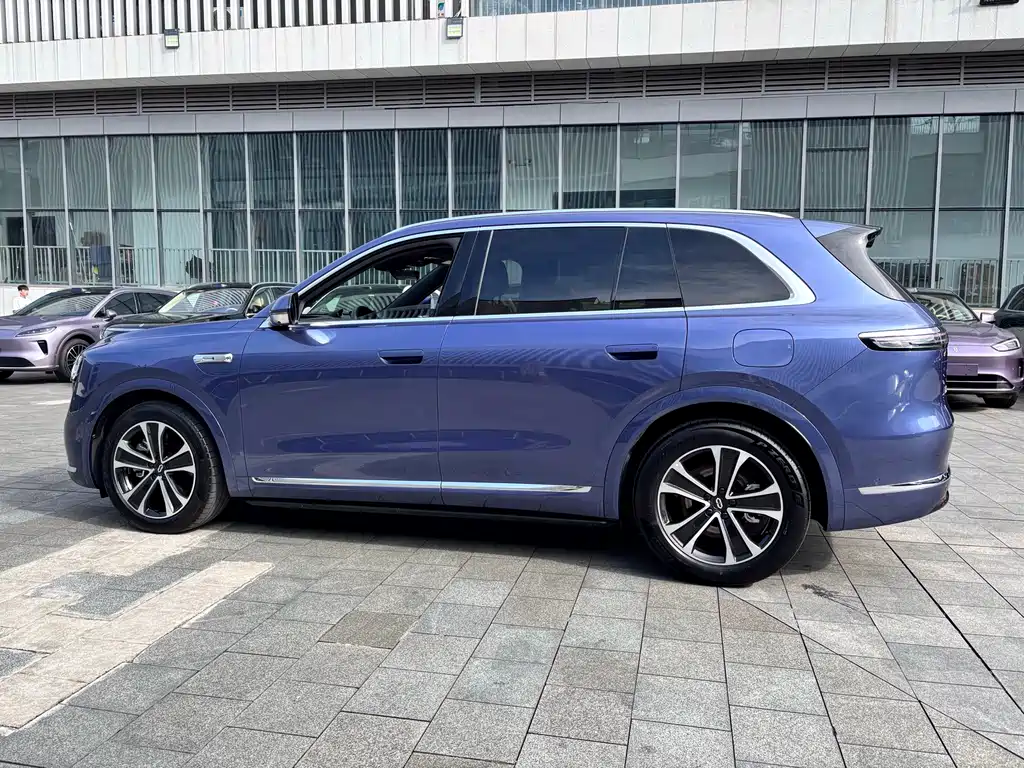 SUV M7 2026 Edition Range-Extended Ultra Four-Wheel Drive 5-Seater 192-line LiDAR