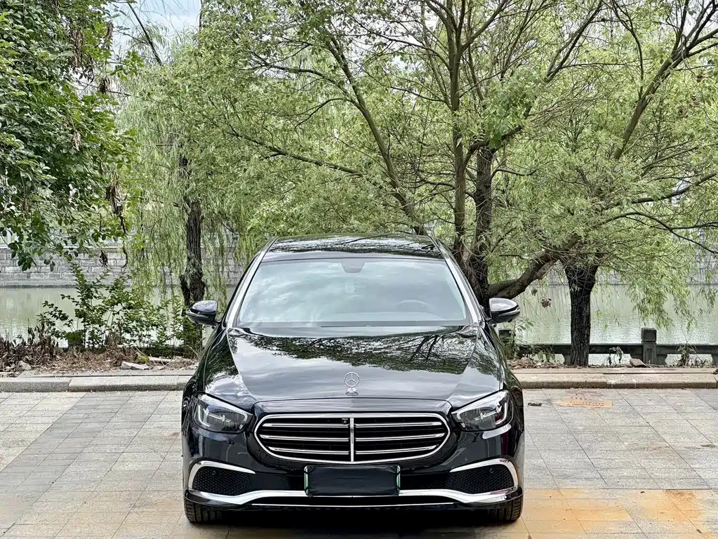 Mercedes-Benz E 350 e L Plug-in Hybrid Sedan 2021