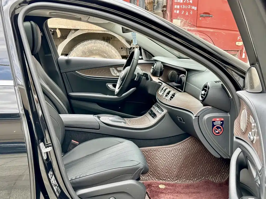 Mercedes-Benz E 350 e L Plug-in Hybrid Sedan 2021