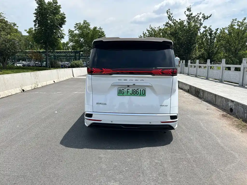 Tengri D9 2024 Model DM-i 980 All-Wheel Drive Prestige Edition
